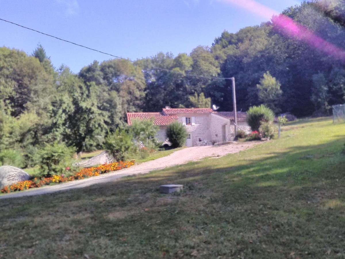 Gite Le Coumis 1370 Saint-Salvy-de-la-Balme Extérieur photo