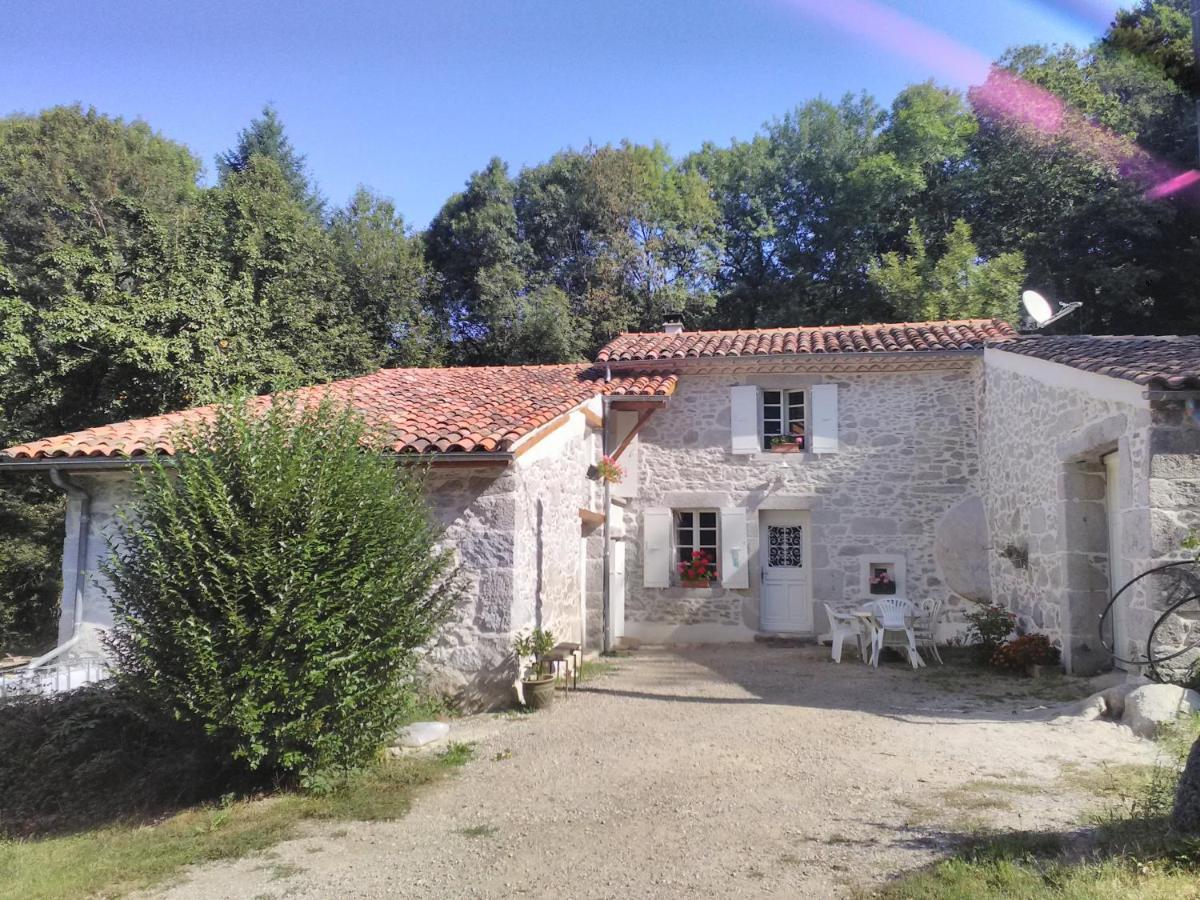 Gite Le Coumis 1370 Saint-Salvy-de-la-Balme Extérieur photo